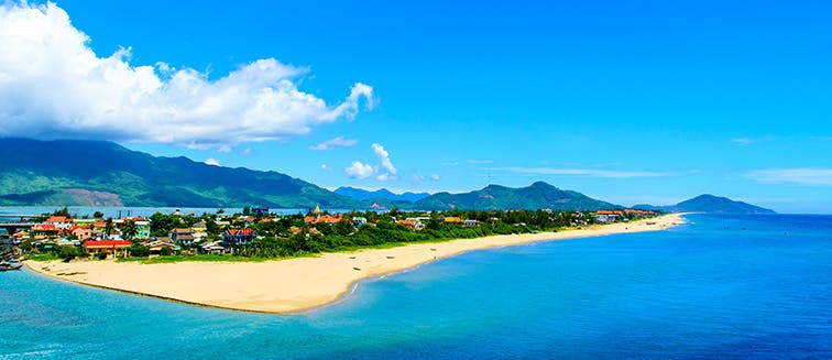 Sehenswertes in Vietnam Strand von Lang Co